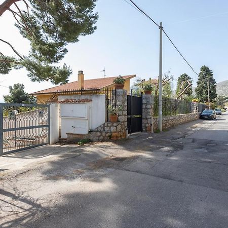 Casa In Villa A Mondello-700M Dal Mare パレルモ エクステリア 写真