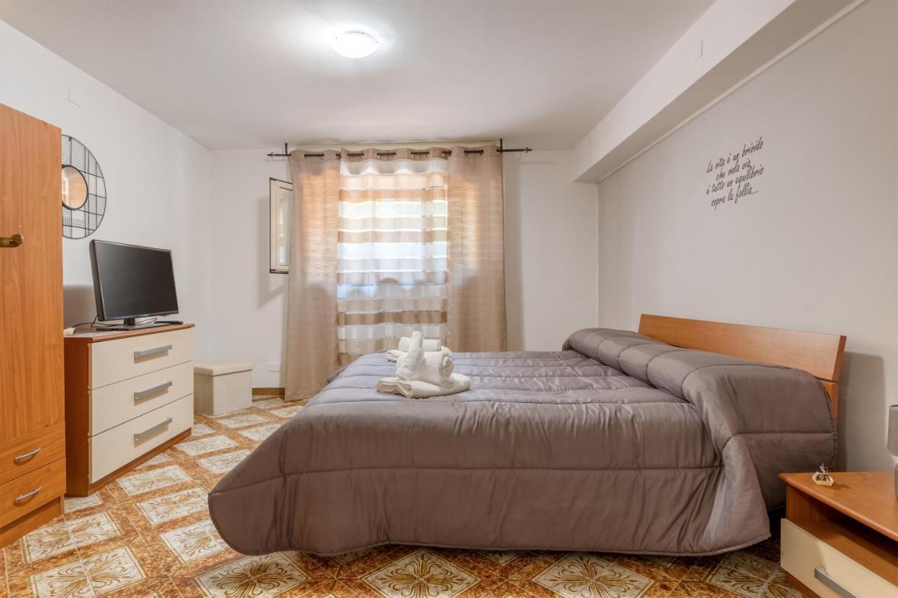 Casa In Villa A Mondello-700M Dal Mare パレルモ エクステリア 写真